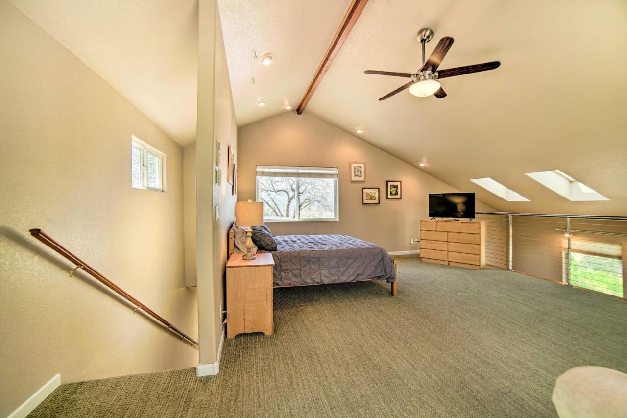 Hilltop Loft Ukiah Vacation Rental! 外观 照片
