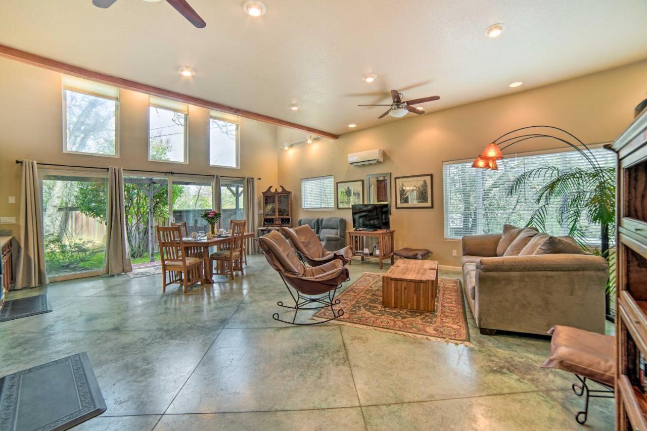 Hilltop Loft Ukiah Vacation Rental! 外观 照片