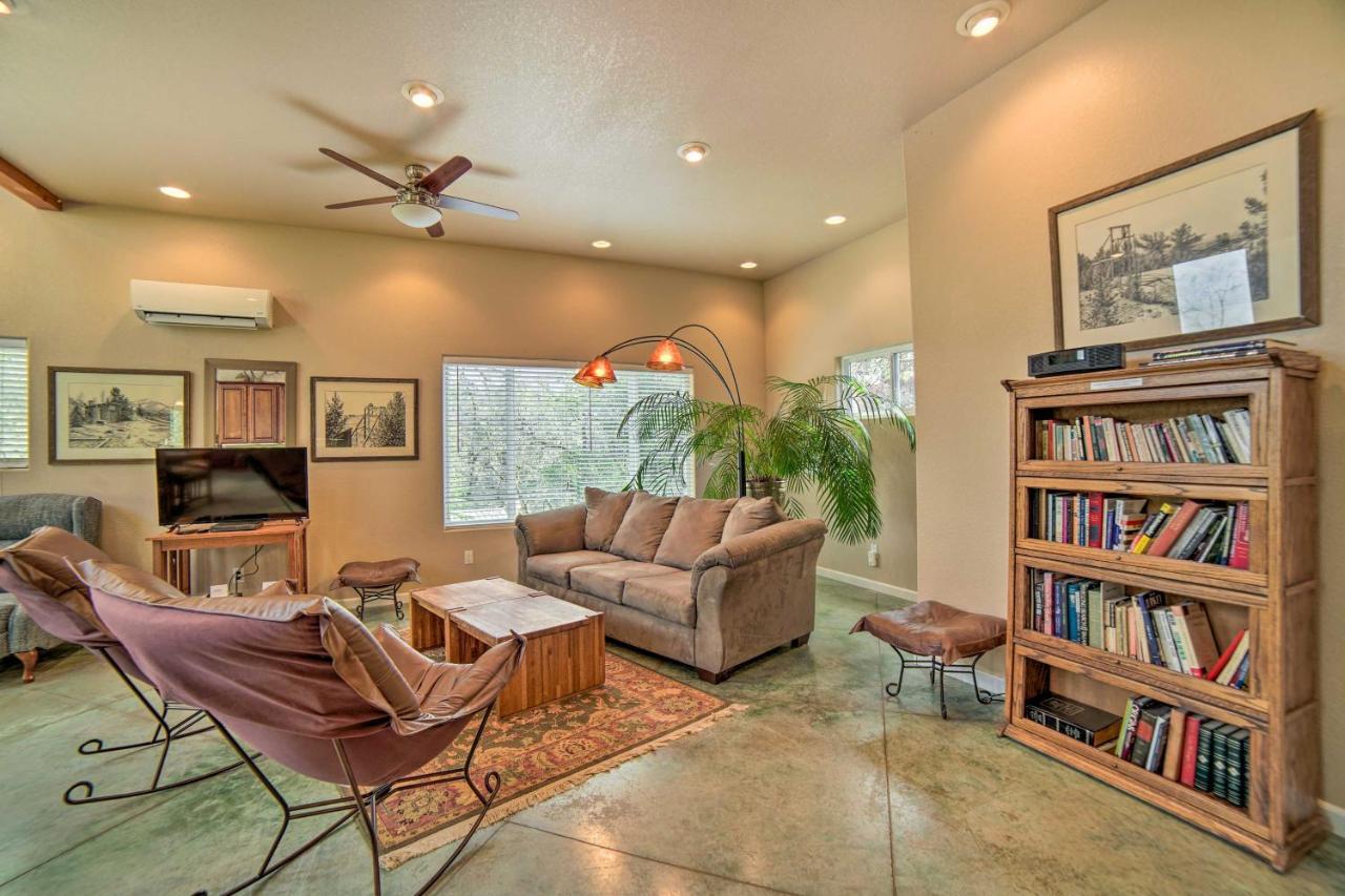 Hilltop Loft Ukiah Vacation Rental! 外观 照片